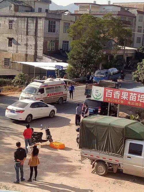 陕西西安车内婚闹吃瓜网,网友热议婚俗新风尚