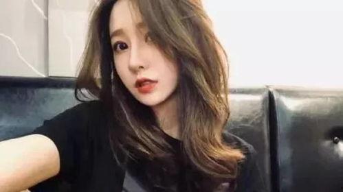 抖音吃瓜网红美女图片,揭秘网络红人的魅力瞬间！”