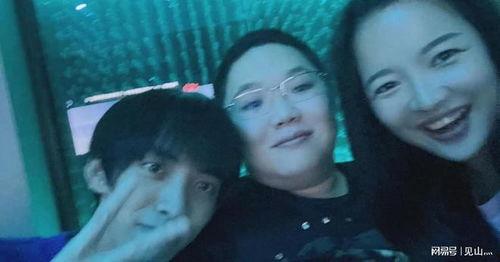 美女吃瓜网红事件视频