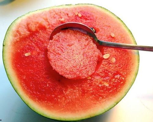 什么姨是个网红吃瓜,从幕后推手到话题女王