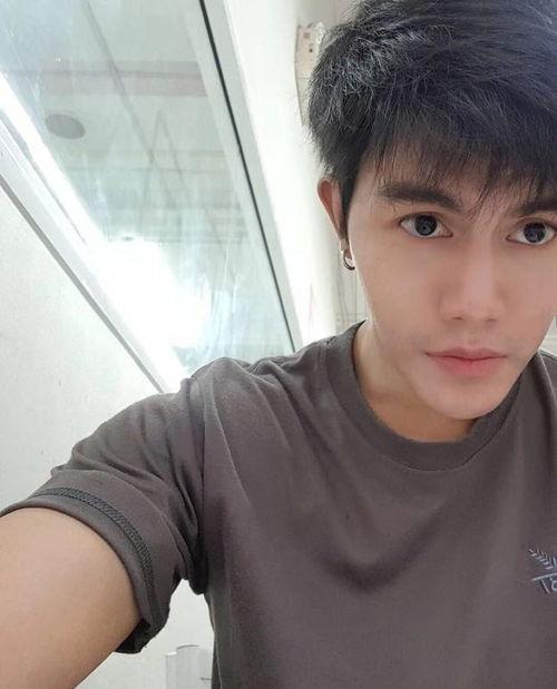 吃瓜网红男博主是谁啊图片,吃瓜网红男博主的真实身份！  第1张