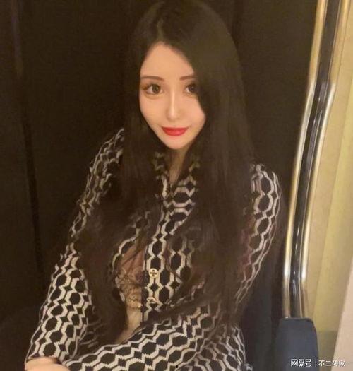 吃瓜网红头像女生版图片,揭秘网红头像中的时尚魅力  第2张